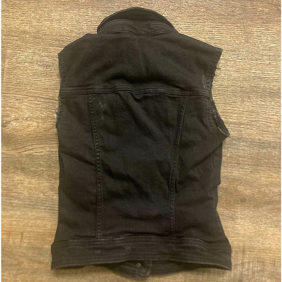 *NWOT* Aeropostale distressed black jean vest - Picture 2 of 3
